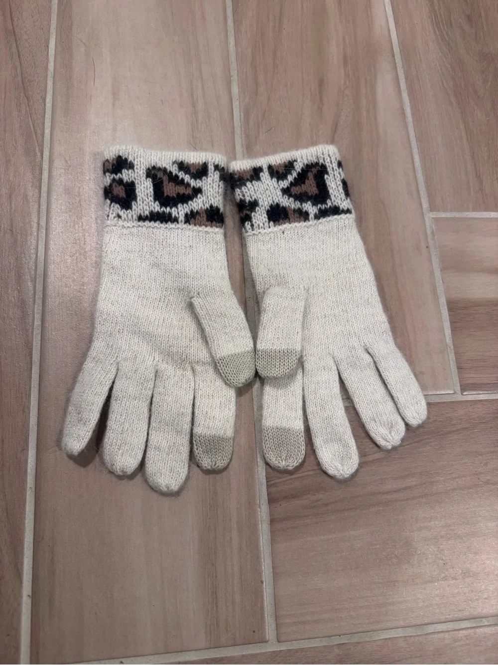 Coach Cream Knit Gloves with Leopard Accent